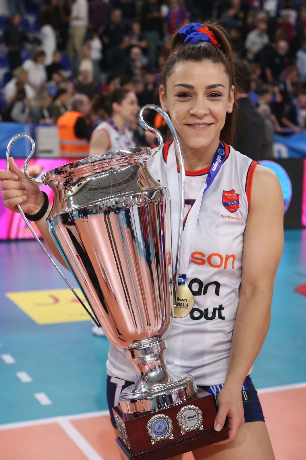 Περαστικά Ξένια!